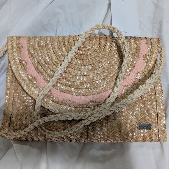 Nwt Roxy Woven Straw Clutch Crossbody‎ with Pink Accents - Picture 3 of 5